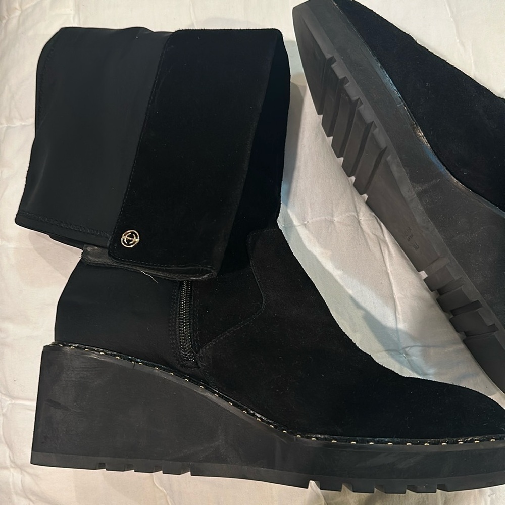 EUC Cecelia black suede boots